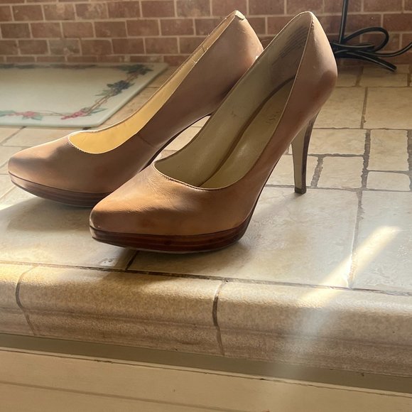 Women's Tan platform Pump - Picture 1 of 4